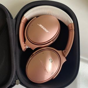 BOSE ROSE GOLD HEADPHONES